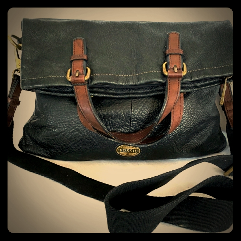 Fossil Messenger Fold Over Bag Black Leather Purse